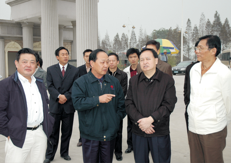 2006年11月15日，湖北省省長(zhǎng)羅清泉一行來(lái)公司調(diào)研